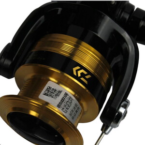  Daiwa D Shock 2500B 3+1BB Makine